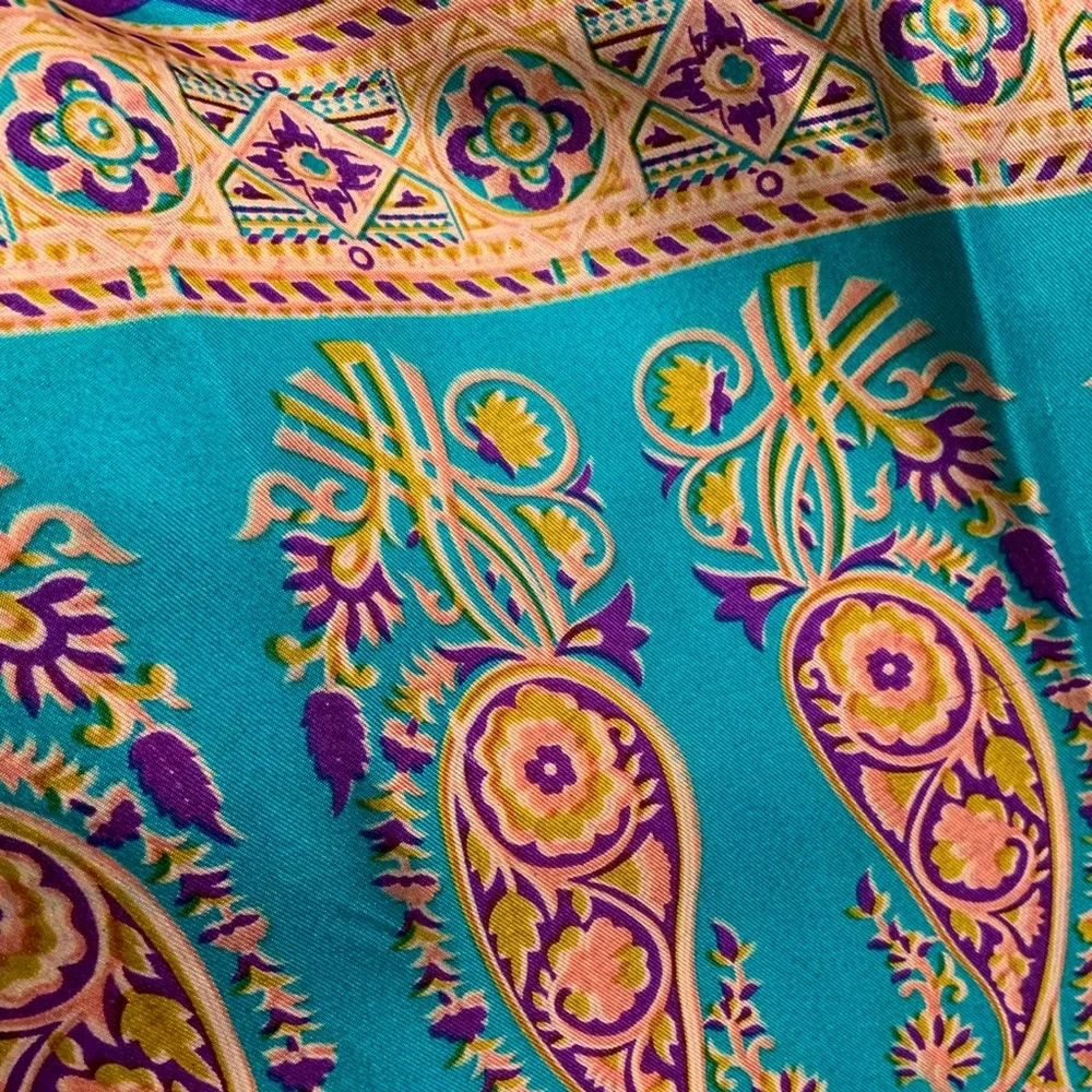 Large silk handmade blockprint scarf/shawl/dupahta - Picture 3 of 7